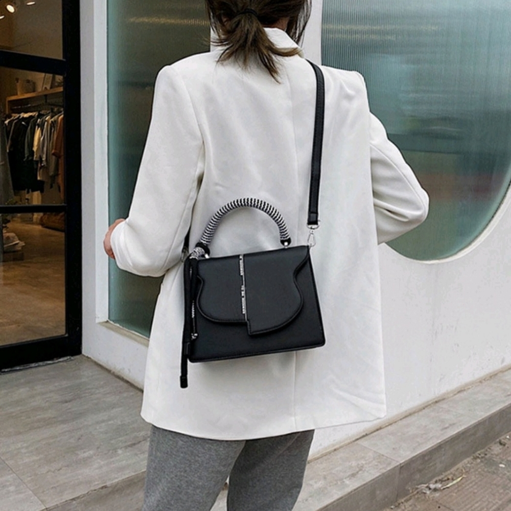 Hand bag - Picture 2 of 10